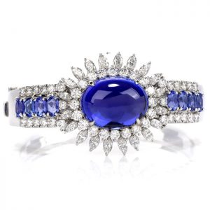 GIA Tanzanite Diamond 18K Gold 32.23 Carats Oval Cabochon Bangle