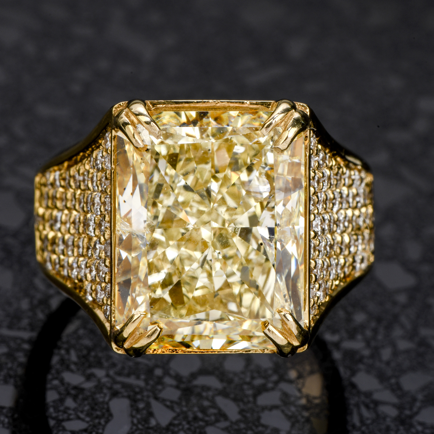 Estate 15.07 Carats Natural Fancy yellow Radiant Diamond 18K Gold Ring