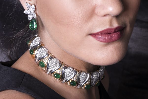 https://www.doverjewelry.com/extraordinary-gia-diamond-emerald-platinum-clip-on-day-night-earrings.html