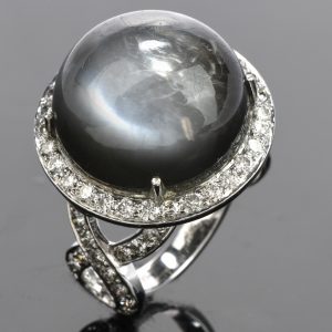 Vintage Cabochon Moonstone Diamond 18K Gold Cocktail Ring