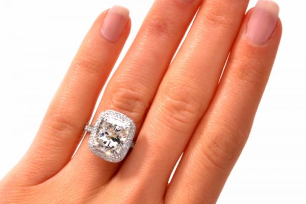 Cushion cut diamond rings