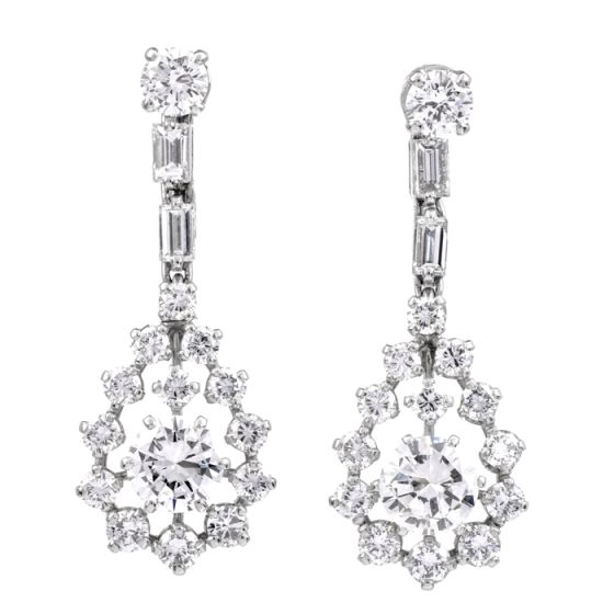 GIA Vintage 5.60 carats Diamond Platinum Teardrop Dangle Earrings
