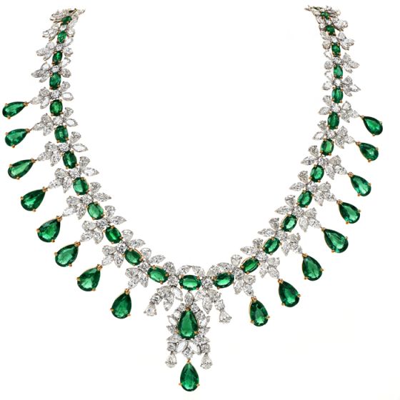 Exquisite 143.00 carats Natural Green Emerald Diamond 18K Gold Gala Necklace