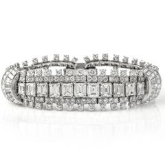 Estate 30.74cts  Emerald- Round Diamond Platinum Luxurious Link Bracelett