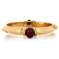 La Nouvelle Bague Red Enamel 18K Yellow Gold Metropolitan Pyramid Bangle Bracelet