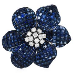 Vintage Diamond Blue Sapphire 18K White Gold Cluster Flower Brooch Pin