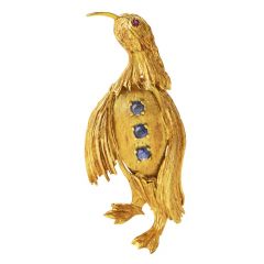 Vintage Sapphire 18K Gold Engraved Penguin Pin Brooch 