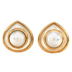 Estate Marina B. mother of pearl  move Pearl 18k Gold clip-on Earrings