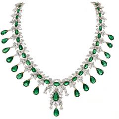 Exquisite 143.00 carats Natural Green Emerald Diamond 18K Gold Gala Necklace