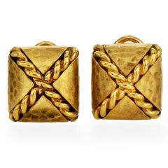 MAZ 18K Green Gold Square Hammered Finish Clip Earrings