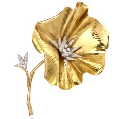 Vintage Diamond Flower 18K Yellow Gold French Brooch 