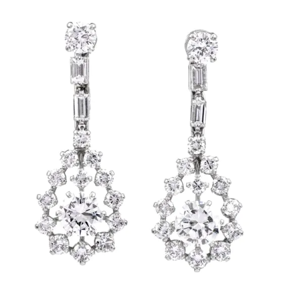 GIA Vintage 5.60 carats Diamond Platinum Teardrop Dangle Earrings
