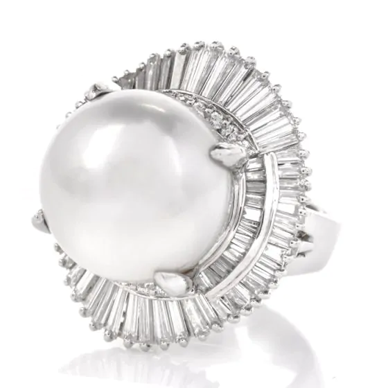 Estate South-Sea Pearl Platinum baguette diamond cocktail Ring