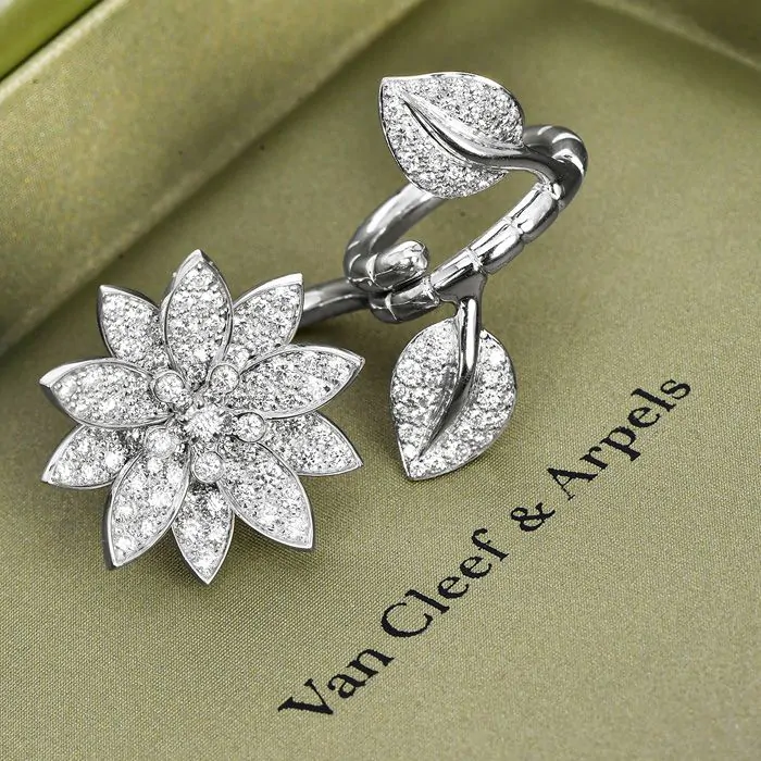 Van Cleef Arpels Lotus Between the Finger Ring Size 48 Box Paper